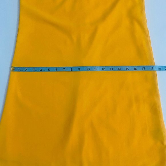 Gianni Bini Yellow Sleeveless Dress With Geometric Cut Out Neckline Size Small - Picture 9 of 11